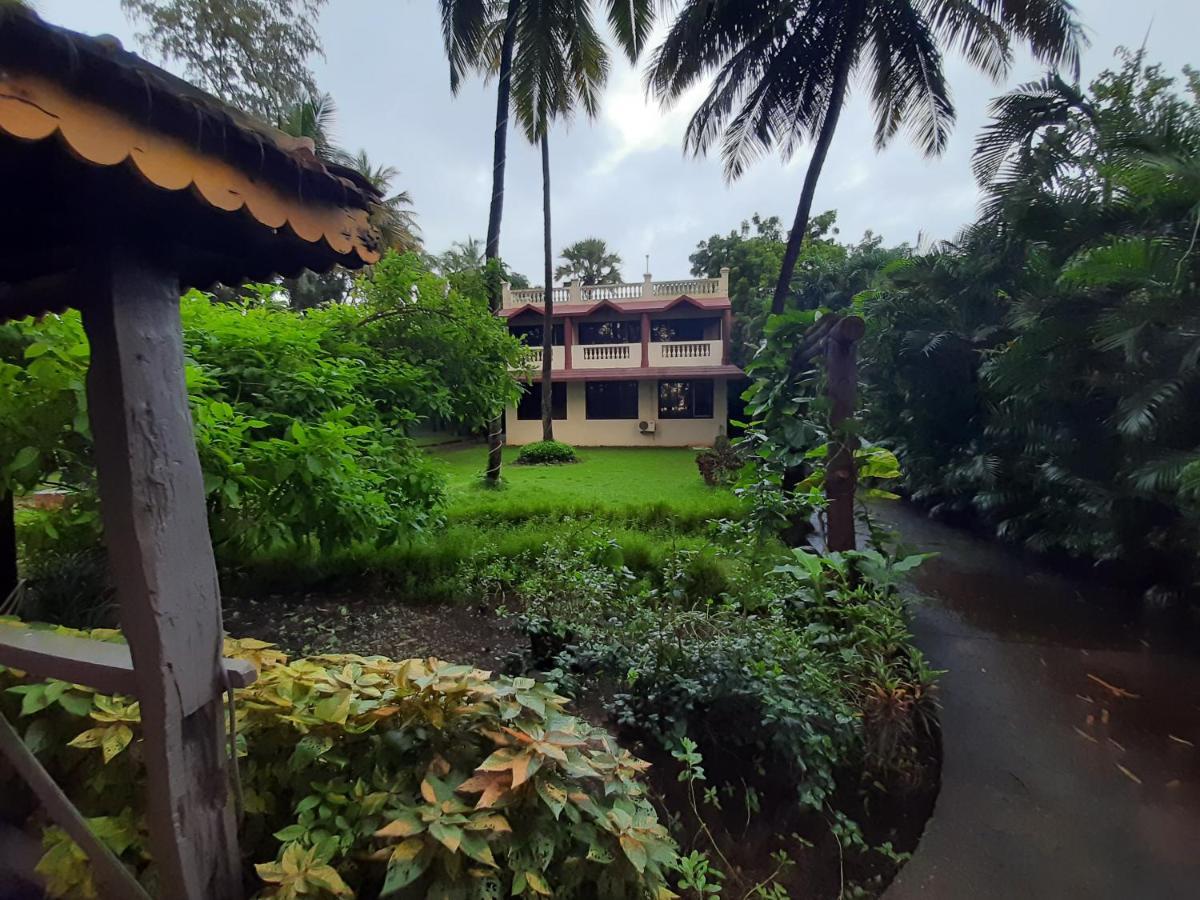 Seawoods Beach Hotel Dahanu Exterior foto